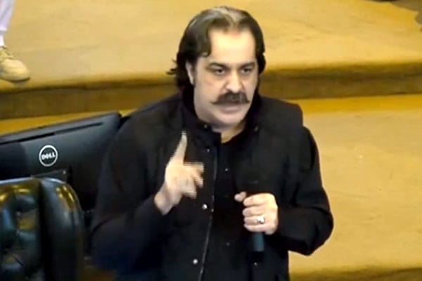 وزیراعلیٰ کے پی کا نگراں حکومت کے اقدامات کی تحقیقات کا اعلان