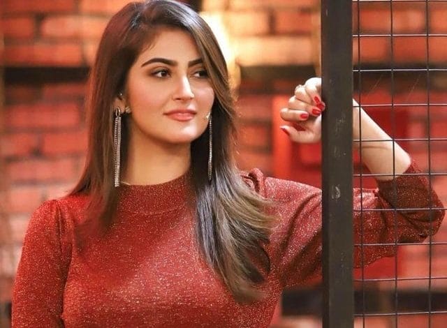 حبا بخاری کس اداکار کیساتھ اچھی لگتی ہیں؟، مداح کے سوال پر دلچسپ جواب