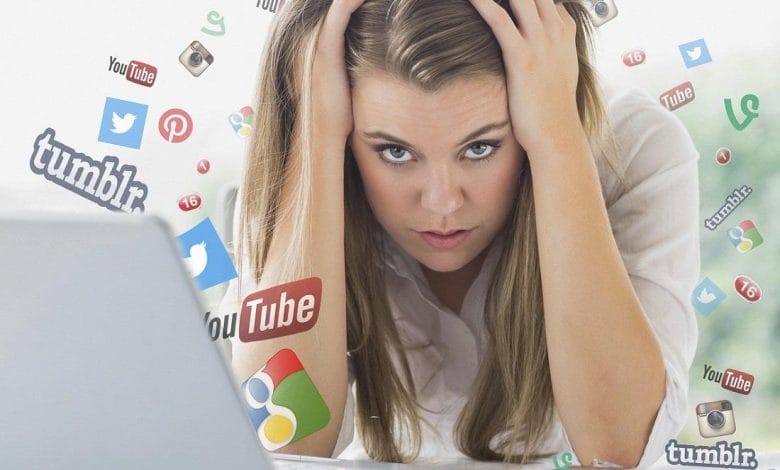 سوشل میڈیا – رابطے کا ذریعہ یا ذہنی دباؤ؟