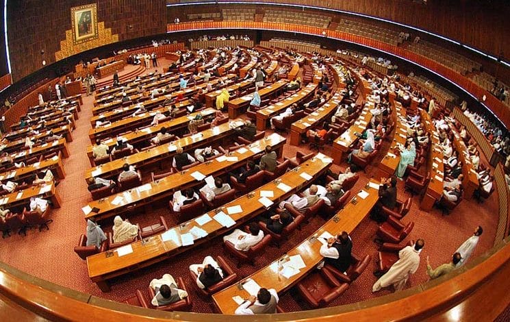 قومی اسمبلی: وفاقی بجٹ میں کثرت رائے سے منظور، اپوزیشن کی تمام تجاویز مسترد