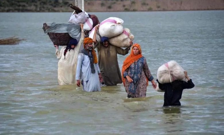 پاکستان میں مون سون بارشوں کی تباہ کاریاں، درجنوں بچوں سمیت 110 افراد جاں بحق
